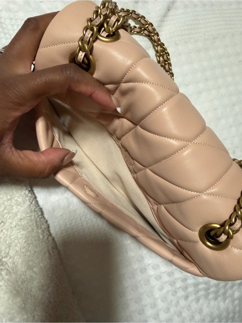 Coach Quilted Blush Leather Shoulder Bag with Gold Hardware - Picture 3 of 9